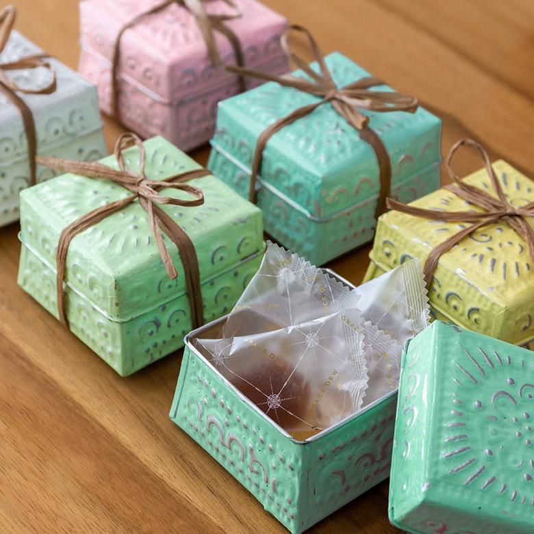 小物入れ 蓋つき アルミ製 収納 アクセサリーケース ジュエリーケース 正方形 型押し アジアン おしゃれ BOX 収納ケース 幅約8cm 13842 | ブランド登録なし | 20