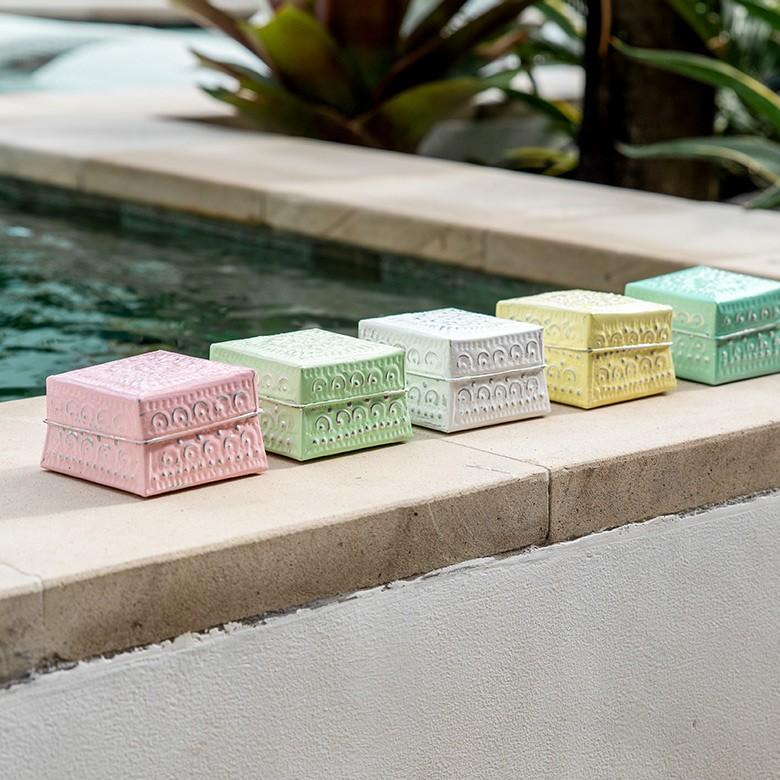 小物入れ 蓋つき アルミ製 収納 アクセサリーケース ジュエリーケース 正方形 型押し アジアン おしゃれ BOX 収納ケース 幅約8cm 13842 | ブランド登録なし | 07