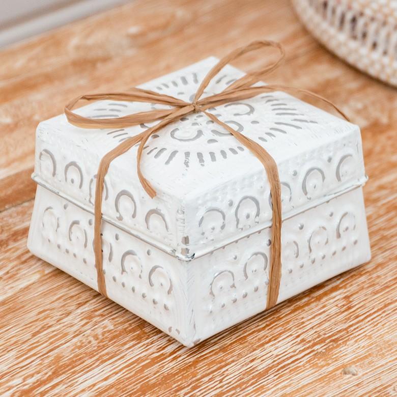 小物入れ 蓋つき アルミ製 収納 アクセサリーケース ジュエリーケース 正方形 型押し アジアン おしゃれ BOX 収納ケース 幅約11cm 13862 | ブランド登録なし | 19