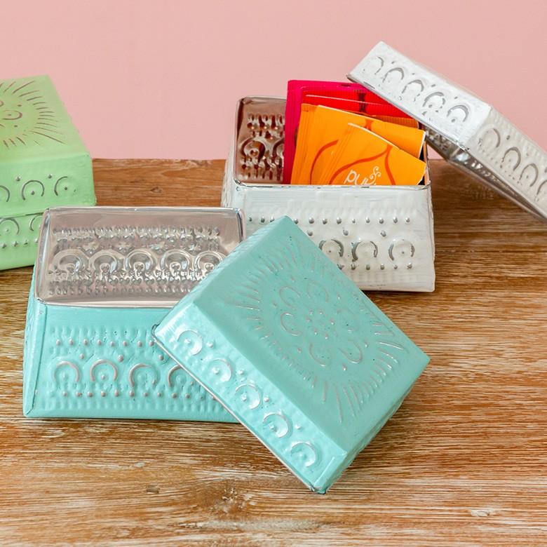 小物入れ 蓋つき アルミ製 収納 アクセサリーケース ジュエリーケース 正方形 型押し アジアン おしゃれ BOX 収納ケース 幅約11cm 13862 | ブランド登録なし | 20