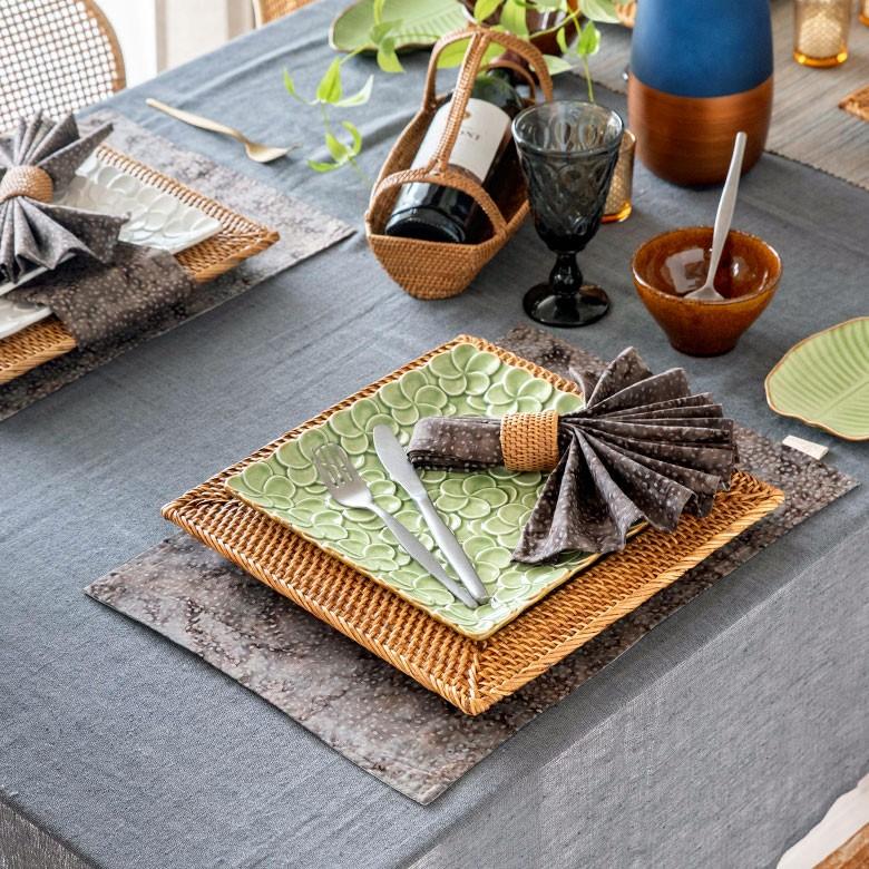 ランチョンマット バティック 布 さらさ 更紗 インドネシア バリ島 約33×46 手染め ろうけつ染め マルチクロス タペストリー 可愛い 13906 | ブランド登録なし | 13