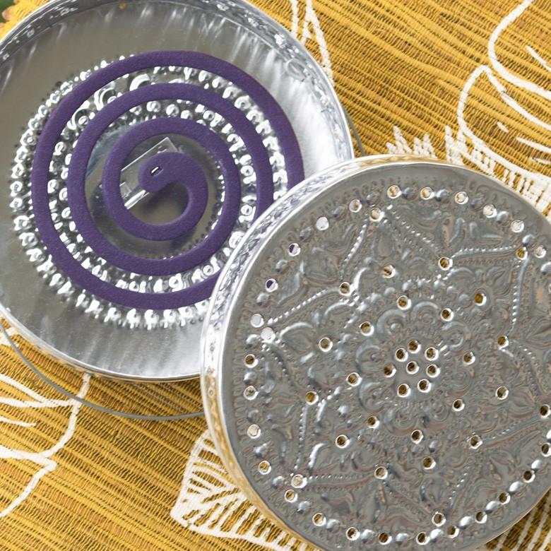 蚊取り線香ホルダー 蚊取り線香立て 蚊取り線香入れ 径約16cm 蚊取り線香 蚊遣り 蚊やり 蓋付き ハンドル付き アルミ製 虫よけ対策 13945 | ブランド登録なし | 16