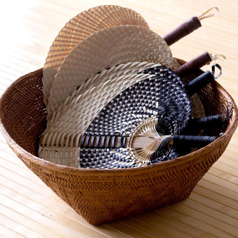 うちわ 団扇 扇子 せんす ロンタル 椰子製 Sサイズ 小 ハンドメイド 約 W21×D3×H26 モダンアジアン ナチュラル ブラック 13948 | ブランド登録なし | 09