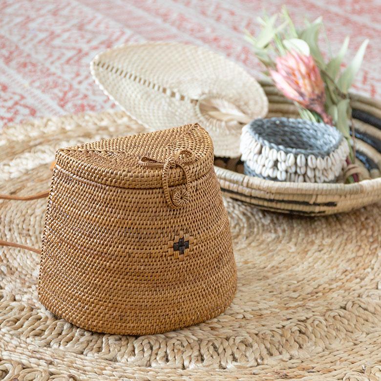 リュック ショルダー アタバッグ かごバッグ かご バッグ リュクサック レザー 革 紐 約 W 24cm D 12cm H 19cm アタ アジアン 雑貨 13951 | ブランド登録なし | 15