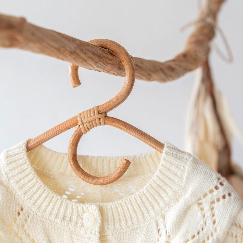 ラタンハンガー S 籐 ナチュラル ライトブラウン W 26cm 子供用 キッズ 衣類収納 ディスプレイ アジアン 13958 | ELEMENTS（インテリア） | 13