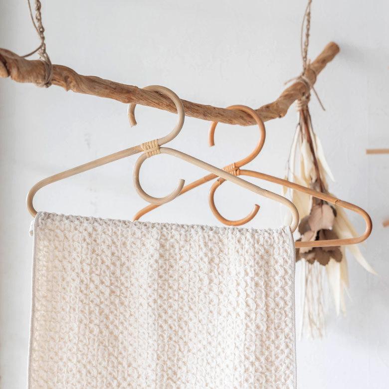 ラタンハンガーM 籐 ナチュラル ライトブラウン W40cm 大人用 タオルハンガー 衣類収納 ディスプレイ アジアン 13959 | ELEMENTS（インテリア） | 17