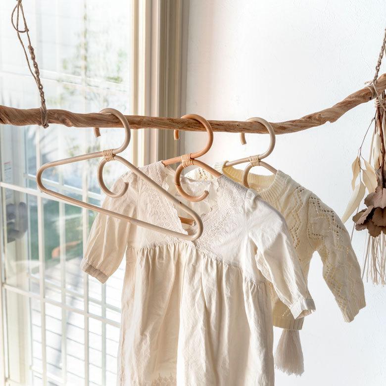 ラタンハンガーM 籐 ナチュラル ライトブラウン W40cm 大人用 タオルハンガー 衣類収納 ディスプレイ アジアン 13959 | ELEMENTS（インテリア） | 05