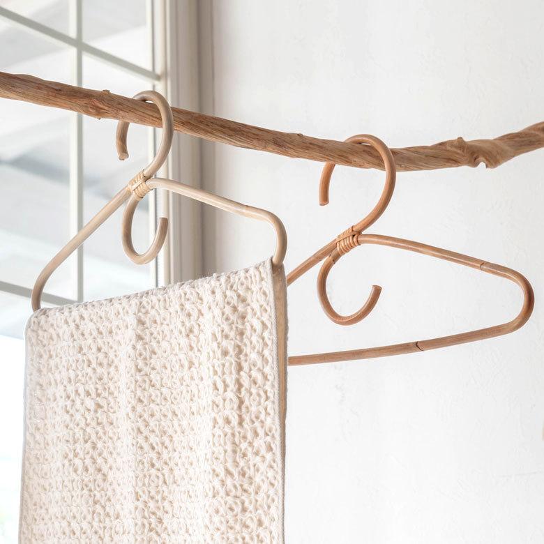 ラタンハンガーM 籐 ナチュラル ライトブラウン W40cm 大人用 タオルハンガー 衣類収納 ディスプレイ アジアン 13959 | ELEMENTS（インテリア） | 10