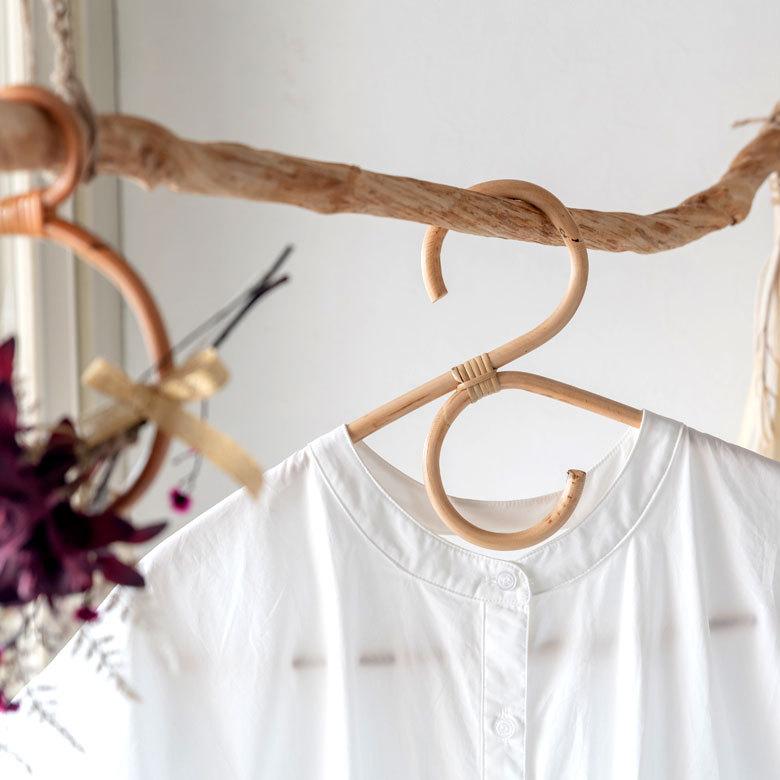 ラタンハンガーL 籐 ナチュラル ライトブラウン W46cm 大人用 タオルハンガー 衣類収納 ディスプレイ アジアン 13960 | ELEMENTS（インテリア） | 13