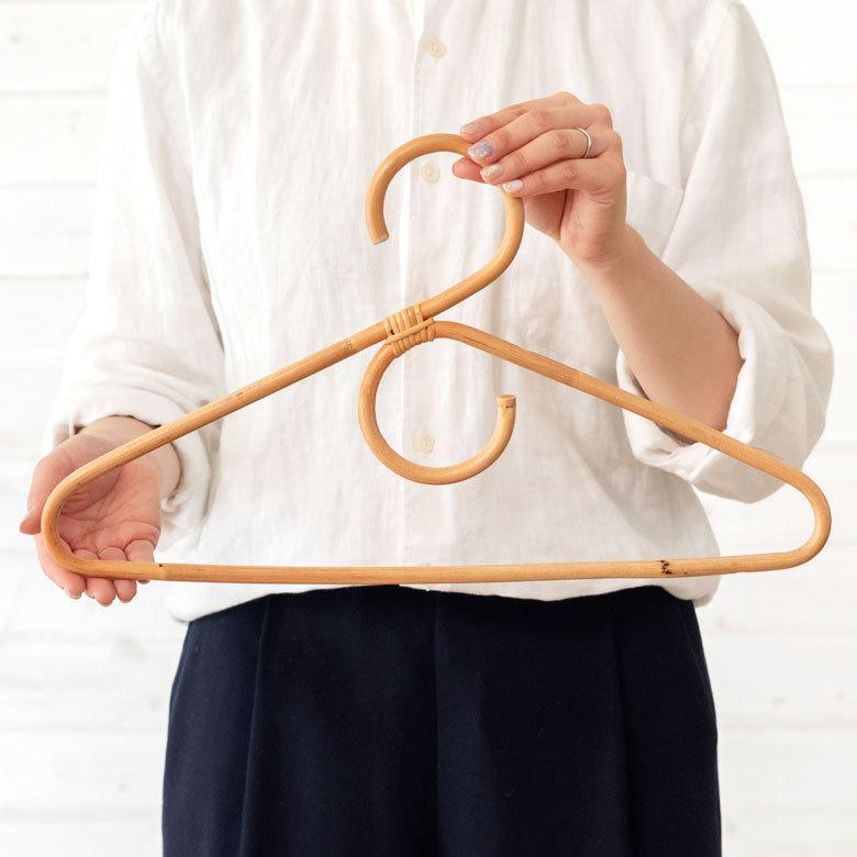 ラタンハンガーL 籐 ナチュラル ライトブラウン W46cm 大人用 タオルハンガー 衣類収納 ディスプレイ アジアン 13960 | ELEMENTS（インテリア） | 08