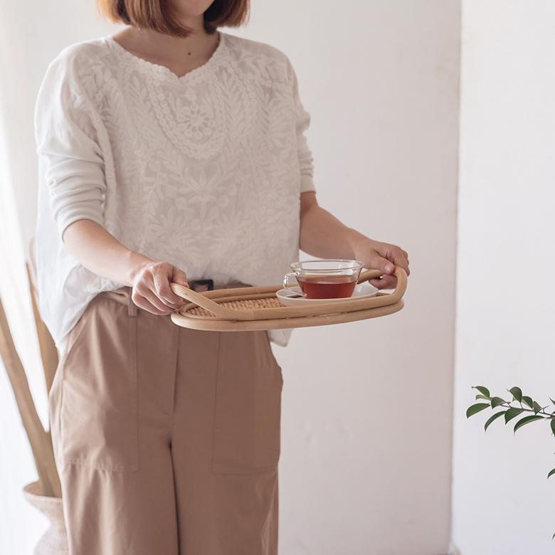 籐製 楕円形トレー 持ち手付き トレイ ラタン製 ホワイトウォッシュ 楕円形 約28.5×19.5cm 深さ