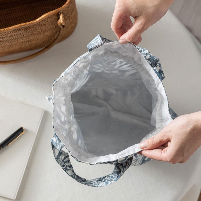 メール便対応 巾着 小物入れ スタンプ バティック 花柄 Alami アラミ トート エコ バッグ ランチ お弁当 手提げ 袋 おしゃれ 北欧  ナチュラル リゾート 14006 | ブランド登録なし | 10