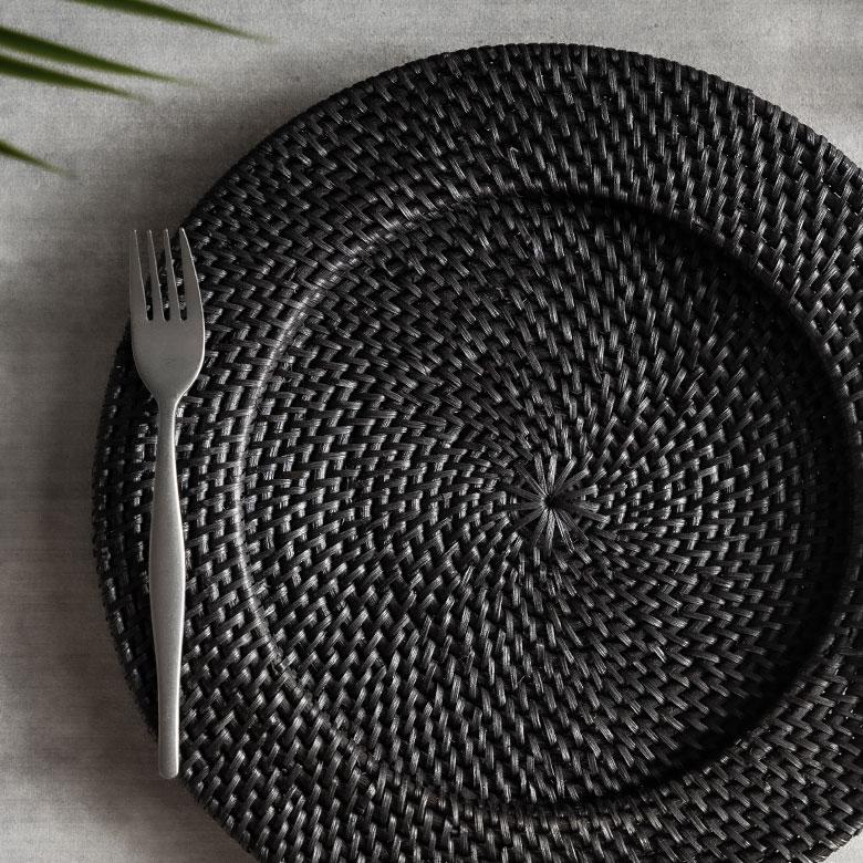 プレート トレイ ラタン 籐 ラウンド 円形 チャージャー アンダー マット プレイス テーブル ウエア トレー 装飾 おしゃれ 北欧 雑貨 インテリア 西海岸 14104 | ELEMENTS（インテリア） | 01