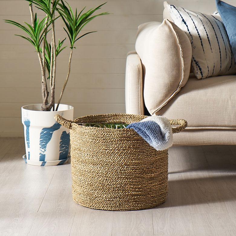 シーグラス かご バスケット 収納 持ち手 天然素材 小物入れ 小物収納 かごバスケット 丸 編みかご 籠 おしゃれ 北欧 リゾート 雑貨 インテリア 西海岸 14183 | ELEMENTS（インテリア）