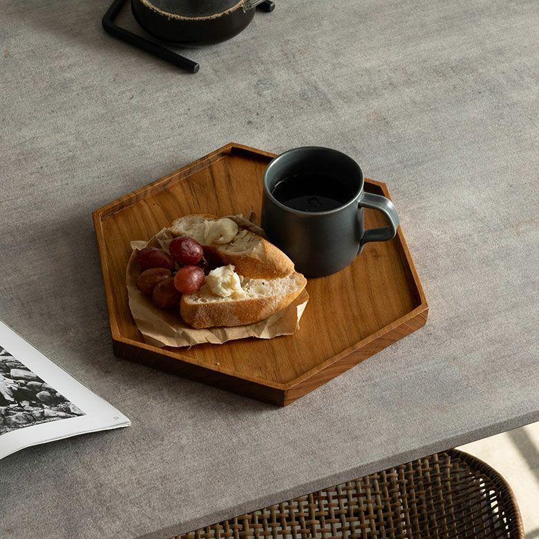 お盆 トレー おしゃれ 北欧 六角形 Mサイズ トレイ 配膳 ランチョンマット カフェ 天然木 木製 シンプル　持ち手 ワンプレート キッチントレー 西海岸 14285 |  | 16