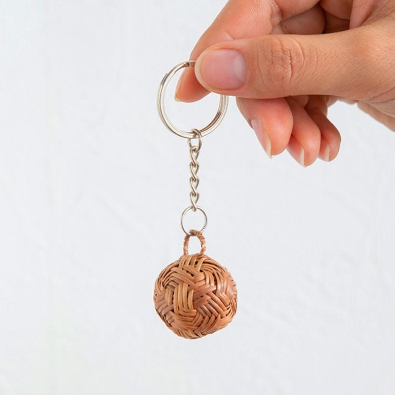 キーホルダー ボール型 アタ ストラップ バリ雑貨 アジアン ハンドメイド 手作り ナチュラル おしゃれ 2101 | ブランド登録なし | 01