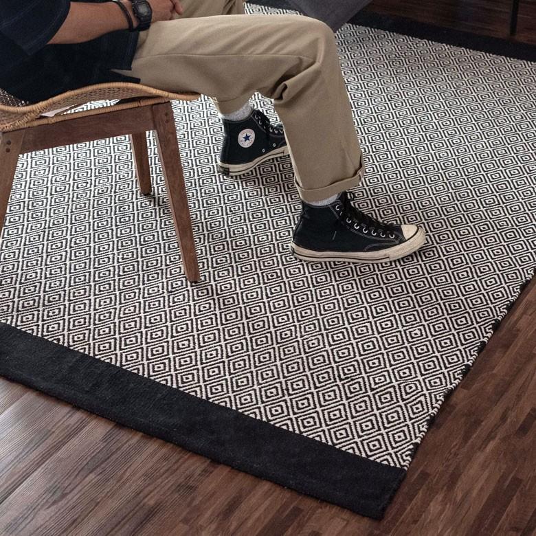 幾何学模様のラグ 約200cm x 274cm 幾何学模様のラグ 約200cm x 274cm