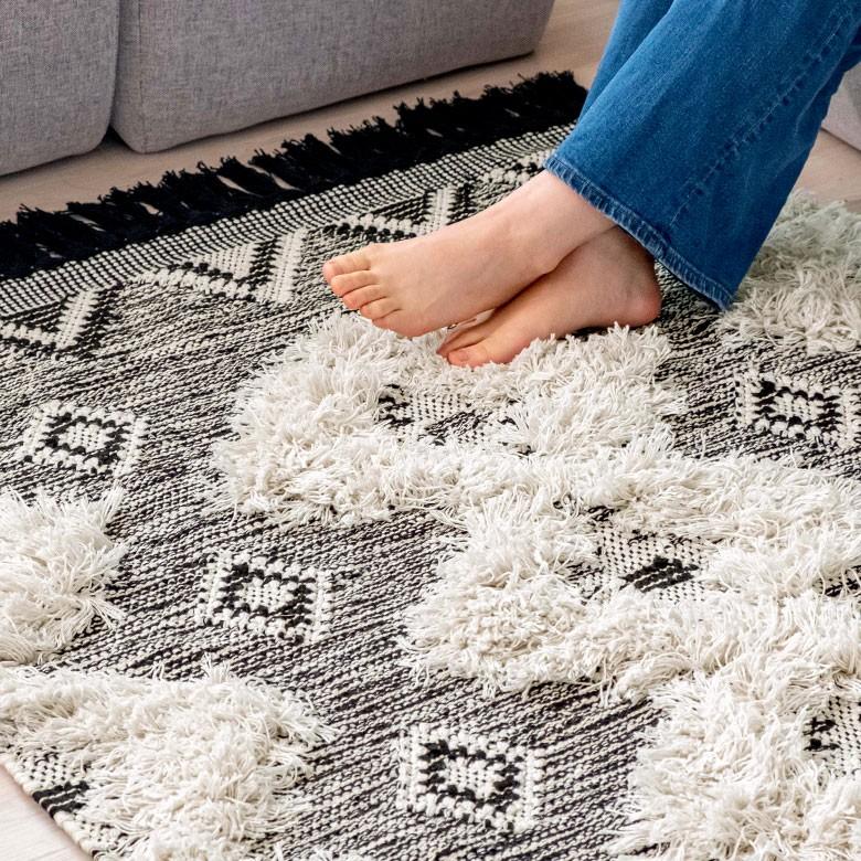 【お値下げ】花柄段通ラグ 約90cm x 60cm フリンジ付き お値下げ】花柄段通ラグ 約90cm x 60cm フリンジ付き