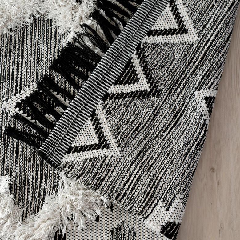ラグ ラグマット オルテガ柄 140×200cm 白黒 BOHO カーペット 絨毯