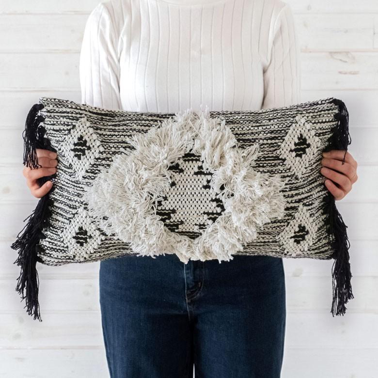 クッションカバー クッション オルテガ柄 エスニック フリンジ 30×50cm白黒 BOHO カバー おしゃれ お洒落 エスニック ボーホー モノトーン 四角 34422 | ブランド登録なし | 08