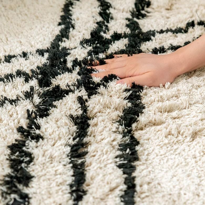 ラグ ラグマット ベニオワレン風 デザイン 70×140cm BOHO カーペット 絨毯 じゅうたん おしゃれ お洒落 エスニック ボーホー モノトーン  オールシーズン 34432 | ELEMENTS（インテリア） | 01