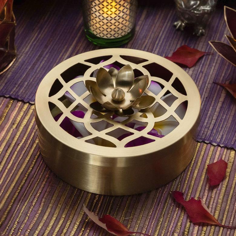 小物入れ 蚊取り線香入れ 蚊取り線香ホルダー 真鍮 ゴールド 直径 約13.5cm 蚊遣り 器 蓮 蚊やり ケース  かやり 入れ物 ポット キャンドル 34451 | ブランド登録なし