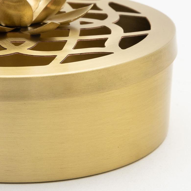 小物入れ 蚊取り線香入れ 蚊取り線香ホルダー 真鍮 ゴールド 直径 約13.5cm 蚊遣り 器 蓮 蚊やり ケース  かやり 入れ物 ポット キャンドル 34451 | ブランド登録なし | 12