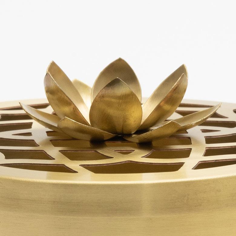 小物入れ 蚊取り線香入れ 蚊取り線香ホルダー 真鍮 ゴールド 直径 約13.5cm 蚊遣り 器 蓮 蚊やり ケース  かやり 入れ物 ポット キャンドル 34451 | ブランド登録なし | 14