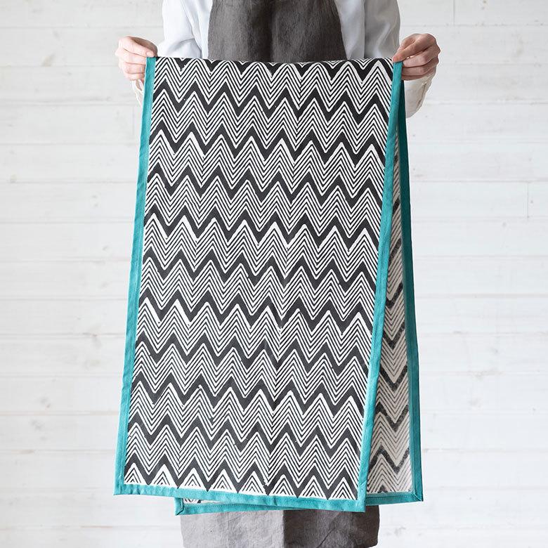 テーブルランナー インド ブロック プリント 柄 綿 コットン W約150cm テーブルカバー 布 ダイニング ブラック アジアン エスニック 34452-bk | ブランド登録なし | 02