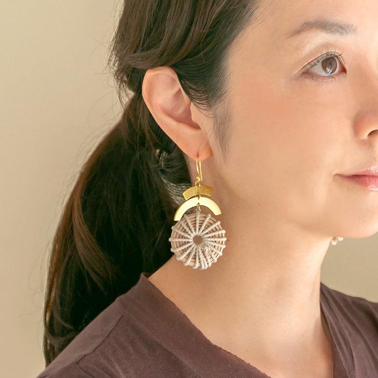 ピアス 真鍮 ラタン ゴールド アクセサリー レディース フックピアス エスニック 揺れる エレガント カジュアル アジアン おしゃれ 34455 | ブランド登録なし | 17