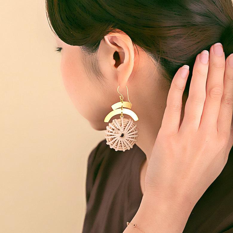 ピアス 真鍮 ラタン ゴールド アクセサリー レディース フックピアス エスニック 揺れる エレガント カジュアル アジアン おしゃれ 34455 | ブランド登録なし | 02