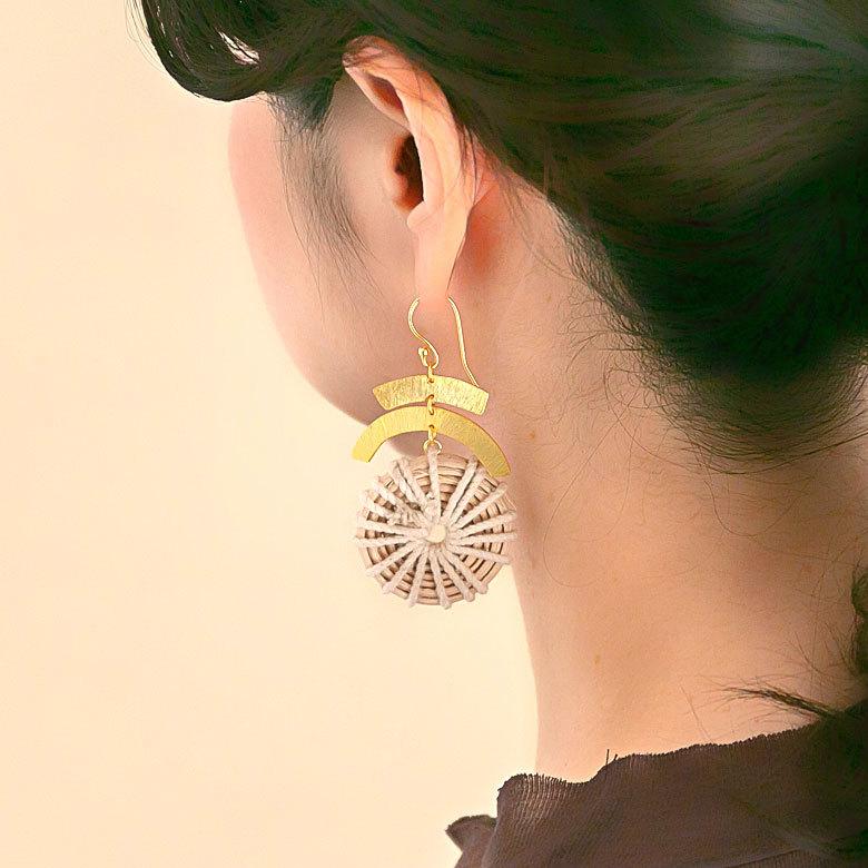 ピアス 真鍮 ラタン ゴールド アクセサリー レディース フックピアス エスニック 揺れる エレガント カジュアル アジアン おしゃれ 34455 | ブランド登録なし | 03