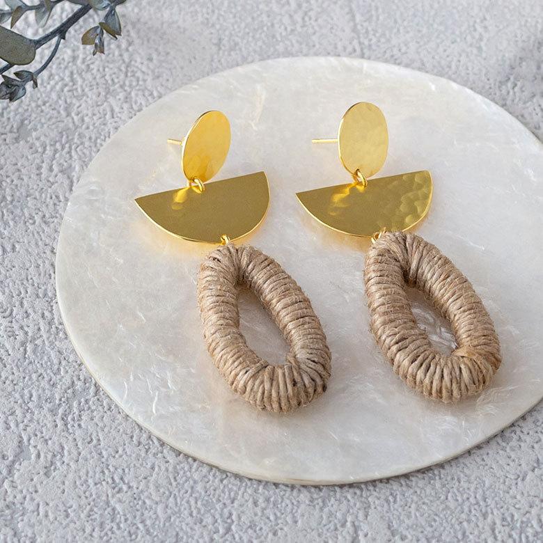 ピアス 真鍮 ジュート ゴールド アクセサリー レディース フック ピアス エスニック 揺れる エレガント カジュアル アジアン おしゃれ 34458 | ブランド登録なし