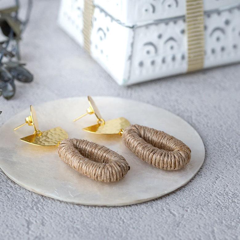 ピアス 真鍮 ジュート ゴールド アクセサリー レディース フック ピアス エスニック 揺れる エレガント カジュアル アジアン おしゃれ 34458 | ブランド登録なし | 18