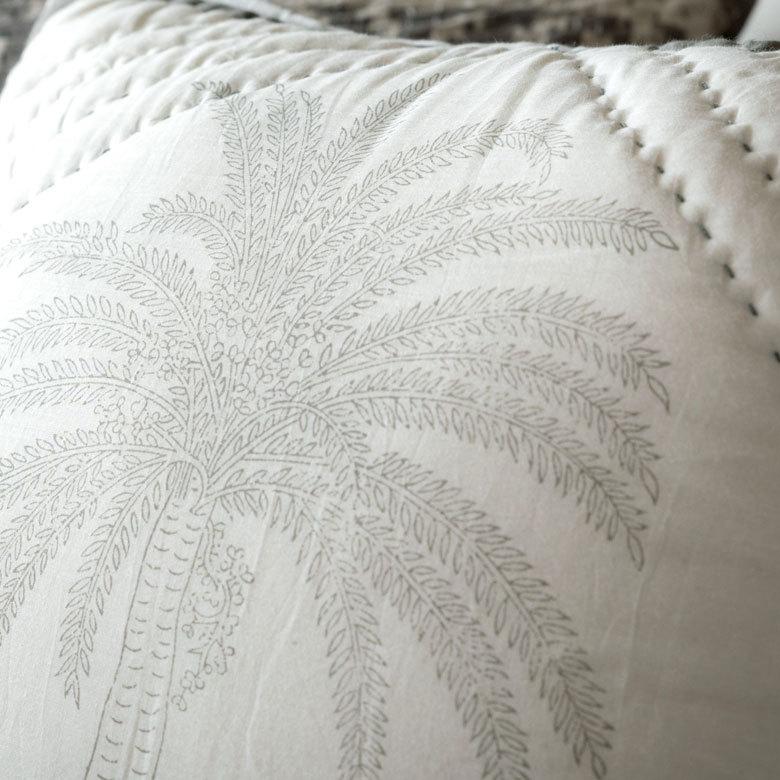 クッション カバー キルト 綿 正方形 45×45cm ヤシの木 春 夏 秋 冬 夏用 コットン 洗える 洗濯可  おしゃれ 北欧 ビーチ リゾート 西海岸 コースタル 34466 |  | 01