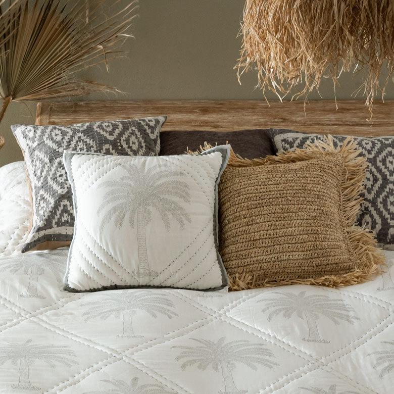 クッション カバー キルト 綿 正方形 45×45cm ヤシの木 春 夏 秋 冬 夏用 コットン 洗える 洗濯可  おしゃれ 北欧 ビーチ リゾート 西海岸 コースタル 34466 |  | 15