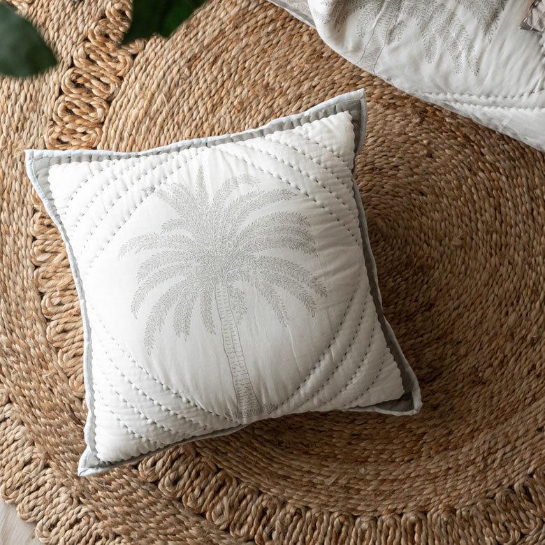 クッション カバー キルト 綿 正方形 45×45cm ヤシの木 春 夏 秋 冬 夏用 コットン 洗える 洗濯可  おしゃれ 北欧 ビーチ リゾート 西海岸 コースタル 34466 |  | 17