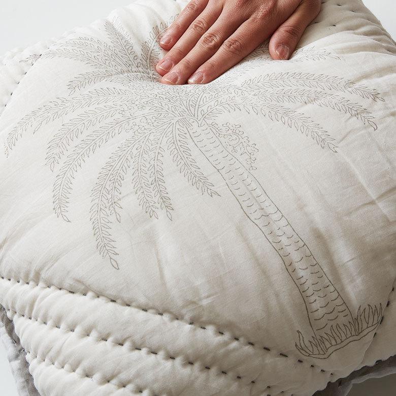 クッション カバー キルト 綿 正方形 45×45cm ヤシの木 春 夏 秋 冬 夏用 コットン 洗える 洗濯可  おしゃれ 北欧 ビーチ リゾート 西海岸 コースタル 34466 |  | 06