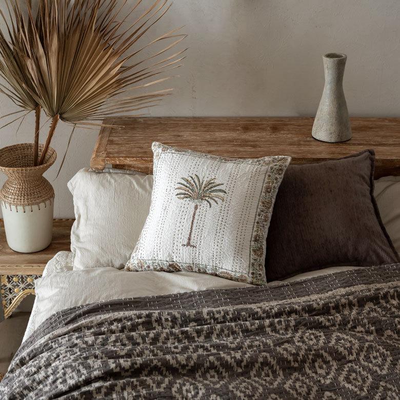 クッション カバー キルト 綿 正方形 45×45cm ヤシの木 春 夏 秋 冬 夏用 コットン 洗える 洗濯可  おしゃれ 北欧 ビーチ リゾート 西海岸 コースタル 34467 |  | 15