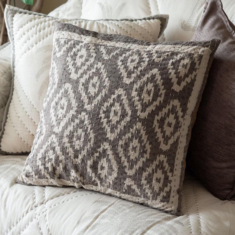 クッション カバー キルト 綿 正方形 45×45cm 幾何柄 春 夏 秋 冬 夏用 コットン 洗える 洗濯可  おしゃれ 北欧 ビーチ リゾート 西海岸 コースタル 34468 | 