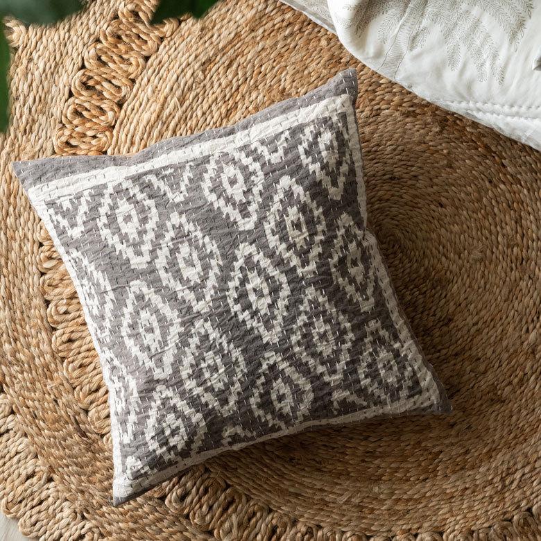 クッション カバー キルト 綿 正方形 45×45cm 幾何柄 春 夏 秋 冬 夏用 コットン 洗える 洗濯可  おしゃれ 北欧 ビーチ リゾート 西海岸 コースタル 34468 |  | 17