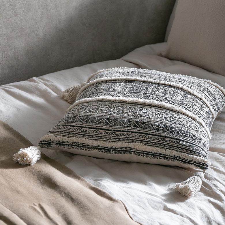 クッションカバー コットン ウーブンプリント 45ｘ45cm タッセル付き Raha ラーハ 正方形 四角 ソファ ベッド アウトドア リビング BOHO アジアン 雑貨 34475 | ブランド登録なし | 11