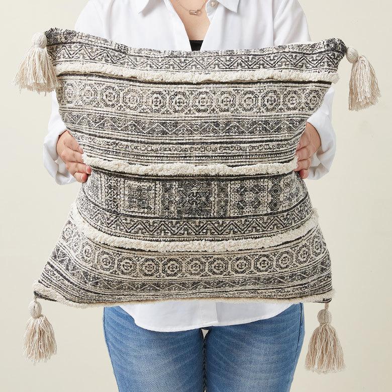 クッションカバー コットン ウーブンプリント 45ｘ45cm タッセル付き Raha ラーハ 正方形 四角 ソファ ベッド アウトドア リビング BOHO アジアン 雑貨 34475 | ブランド登録なし | 07