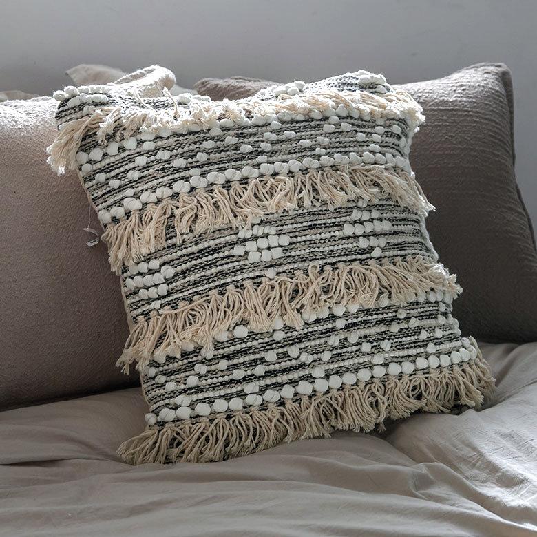 クッションカバー コットン ハンドルーム 手織り 45ｘ45cm フリンジ Raha ラーハ 正方形 四角 ソファ ベッド アウトドア リビング BOHO アジアン 雑貨 34477-bk | ブランド登録なし | 13