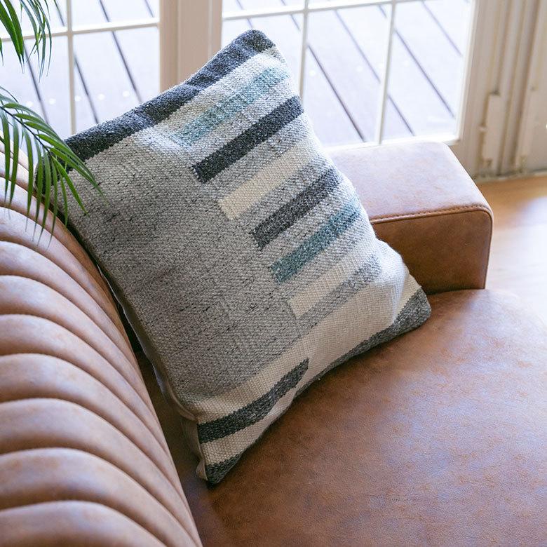 クッションカバー キリム柄 45ｘ45cm ボーダー柄 インド  正方形 四角 ソファ ベッド アウトドア 車内 リビング おしゃれ かっこいい 北欧 西海岸 ビーチ 34481 | ブランド登録なし | 12