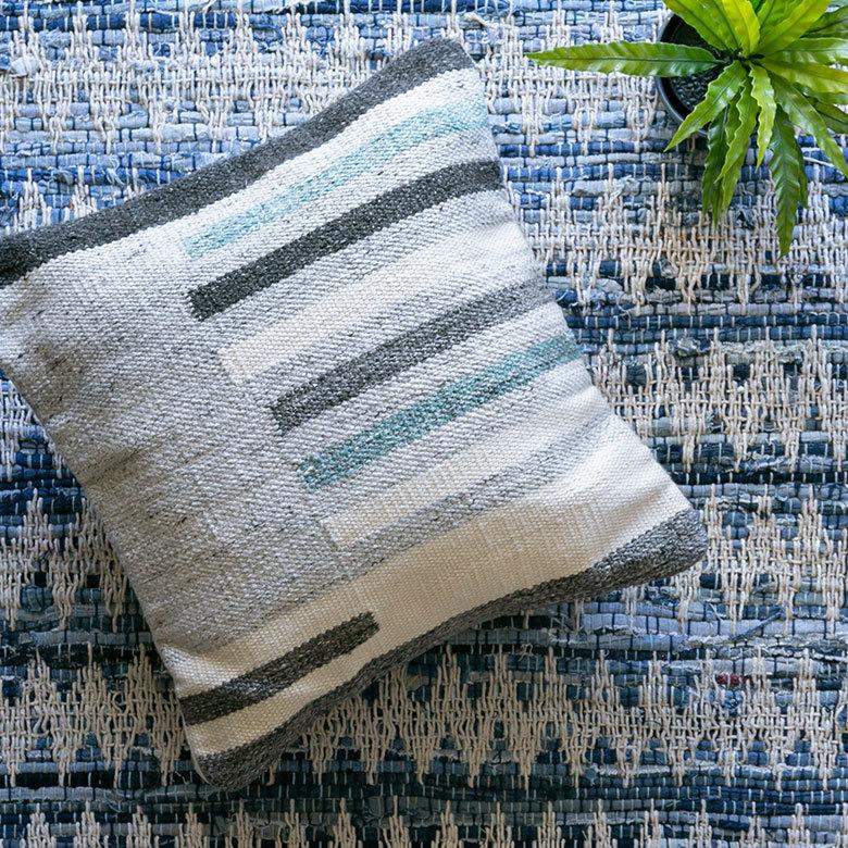 クッションカバー キリム柄 45ｘ45cm ボーダー柄 インド  正方形 四角 ソファ ベッド アウトドア 車内 リビング おしゃれ かっこいい 北欧 西海岸 ビーチ 34481 | ブランド登録なし | 05