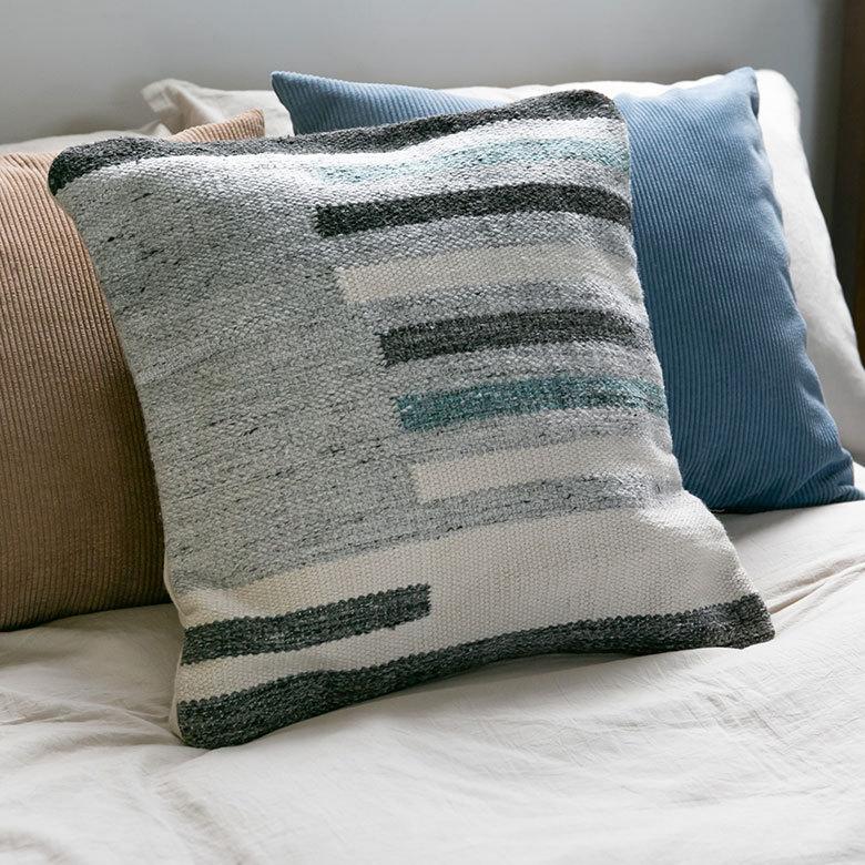 クッションカバー キリム柄 45ｘ45cm ボーダー柄 インド  正方形 四角 ソファ ベッド アウトドア 車内 リビング おしゃれ かっこいい 北欧 西海岸 ビーチ 34481 | ブランド登録なし | 09