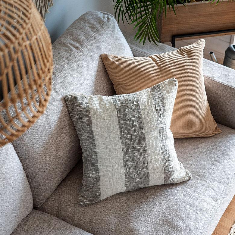 クッションカバー コットンウーブン 45ｘ45cm ボーダー柄 インド  正方形 四角 ソファ ベッド アウトドア 車内 リビング おしゃれ 北欧 西海岸 ビーチ 34482 | ブランド登録なし | 17