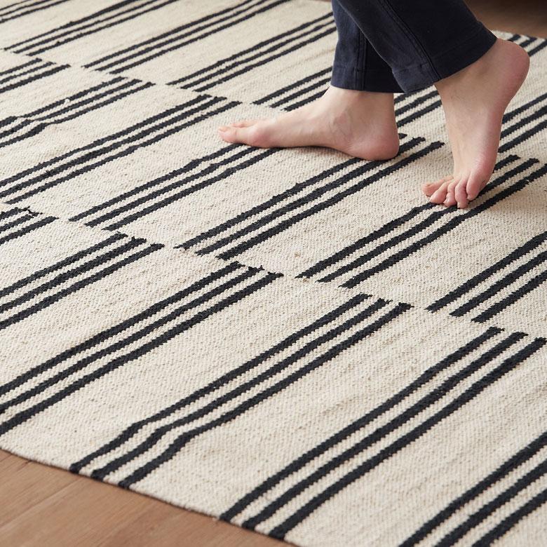 ラグ マット モノトーン ボーダー ストライプ インド製 約 140×200cm 夏用 絨毯 コットン フリンジ付き インテリア おしゃれ 北欧 西海岸 34528 | ELEMENTS（インテリア） | 08