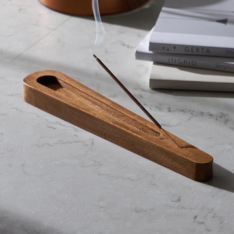 お香 立て 皿 アカシア ウッド 木製 横置 インド 製 スタンド インセンス ホルダー 受け皿 トレイ オブジェ おしゃれ エスニック BOHO 雑貨 韓国 西海岸 34542 | ブランド登録なし